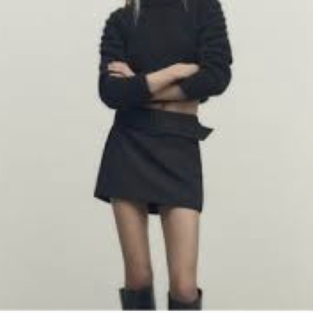 ZARA Black Belted Skort Small